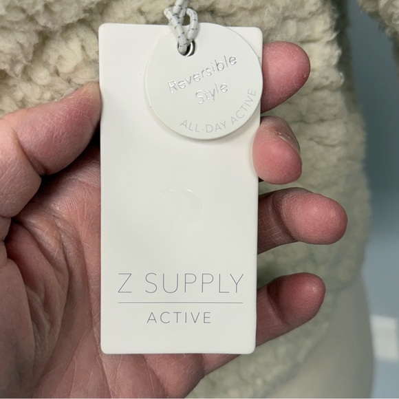 NWT Z SUPPLY ZS On The Go Reversible Jacket Black Quilted & Ivory Teddy Size XS - Picture 8 of 15